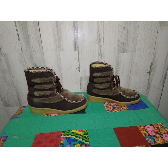 Vintage CASUAL COMFORT Faux Sherpa Lined Trimmed Boots Size 9 - Picture 4 of 11